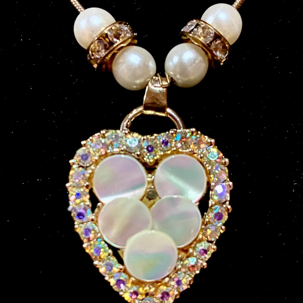 [Sparkle Video] Rhinestone & Pearl Heart Pendant Necklace [Sparkle Video] - Picture 3 of 3